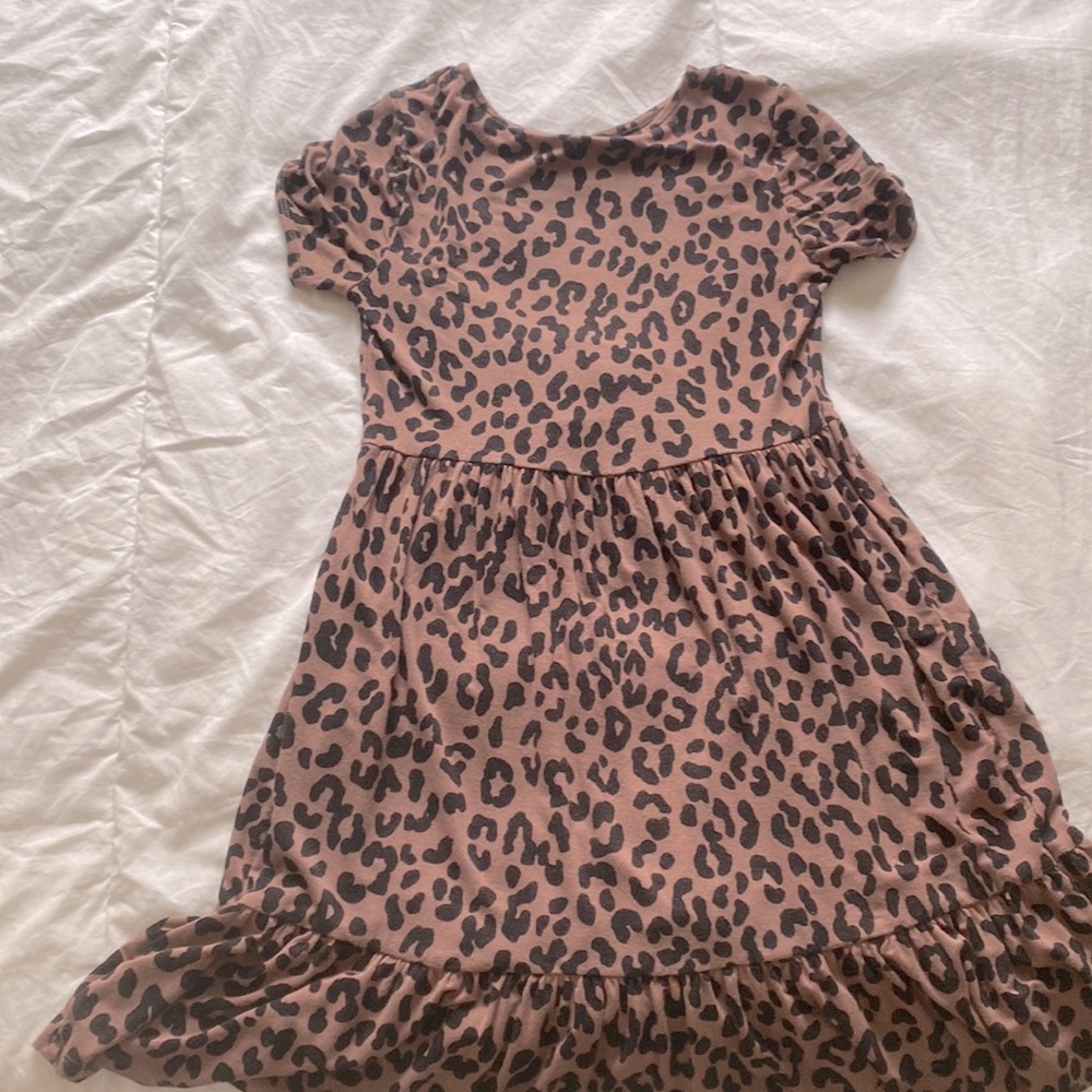 This dress is very cute for school dances and going on vacations, traveling